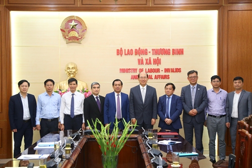 Thứ trưởng Nguyễn Bá Hoan tiếp Tổng Thư ký Tổ chức Hàng hải Quốc tế